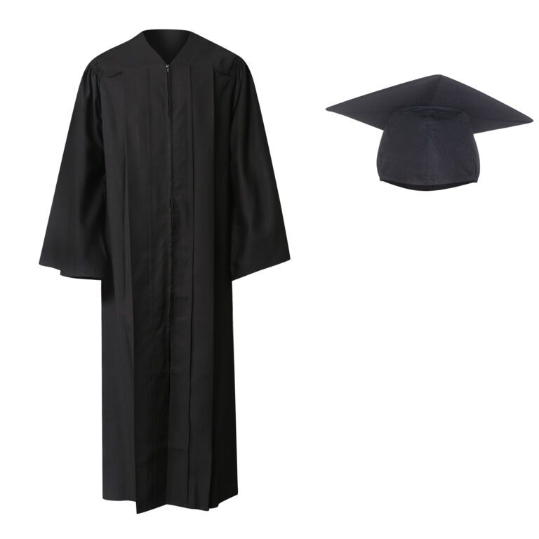 High school Graduation gown and cap Tasse;l